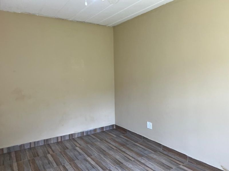 2-Bedroom Townhouse For Sale – Modern, Comfortable & Pet Friendly! - Photo 7