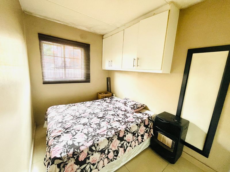 Two-bed apartment/flat in Buccleuch,Sandton -secure now!! - Photo 8