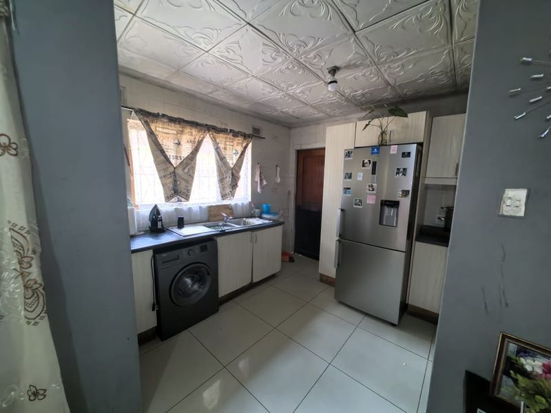 3 Bedrooms, 1 Bathroom Townhouse For Sale In Pinetown, Durban - Photo 6
