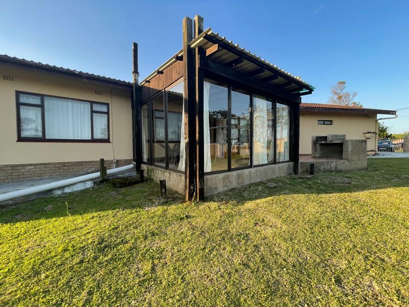 Spacious 4-Bedroom Family Home with Distant Sea Views in Sunwich Port - Photo 4