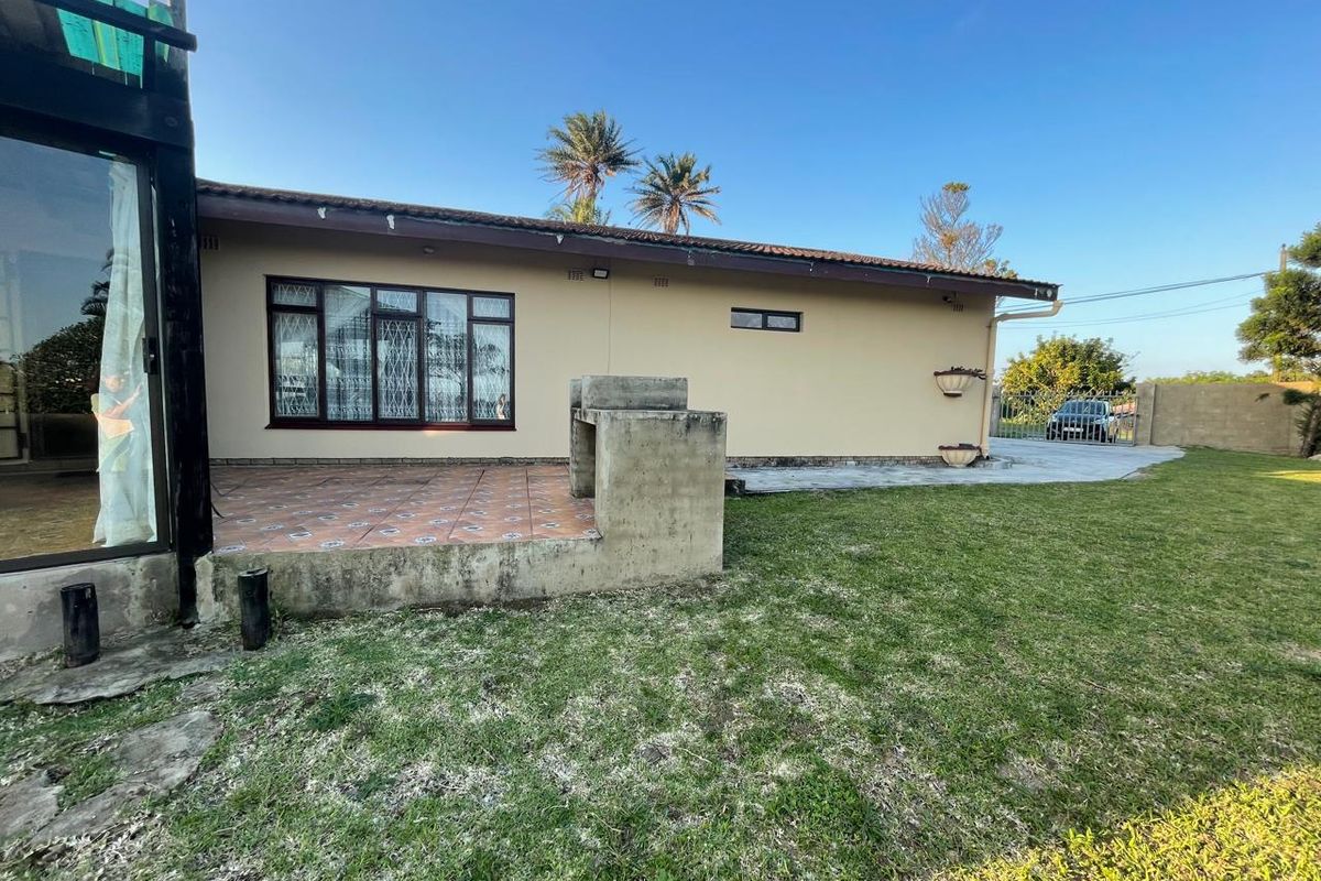 Spacious 4-Bedroom Family Home with Distant Sea Views in Sunwich Port - Photo 5