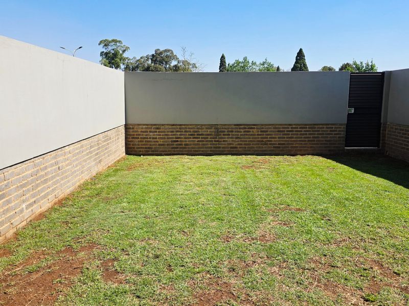 Royal Residenz – Stylish 2 Bedroom, 2 Bathroom Apartments in Lilianton, Boksburg West - Photo 2