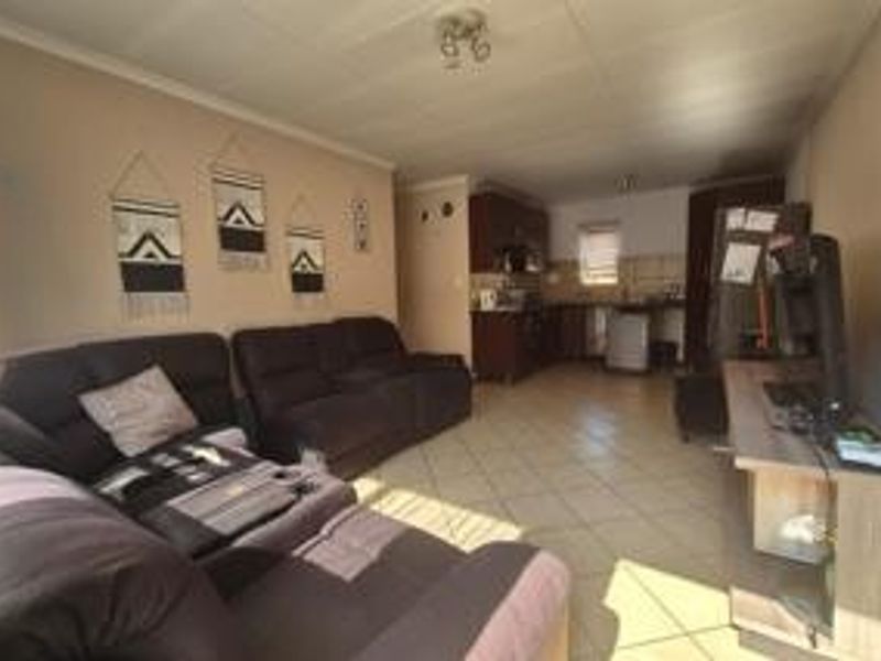 Stylish 3 Bedroom Unit in Albertsdal - Photo 9