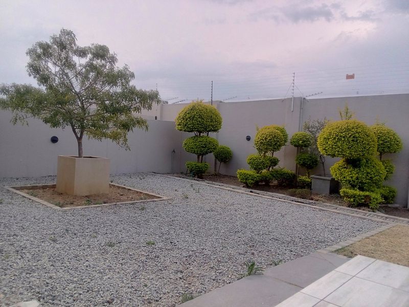 Three bedroom townhouse foe sale!!!!!!!!!!!!!!!! - Photo 3