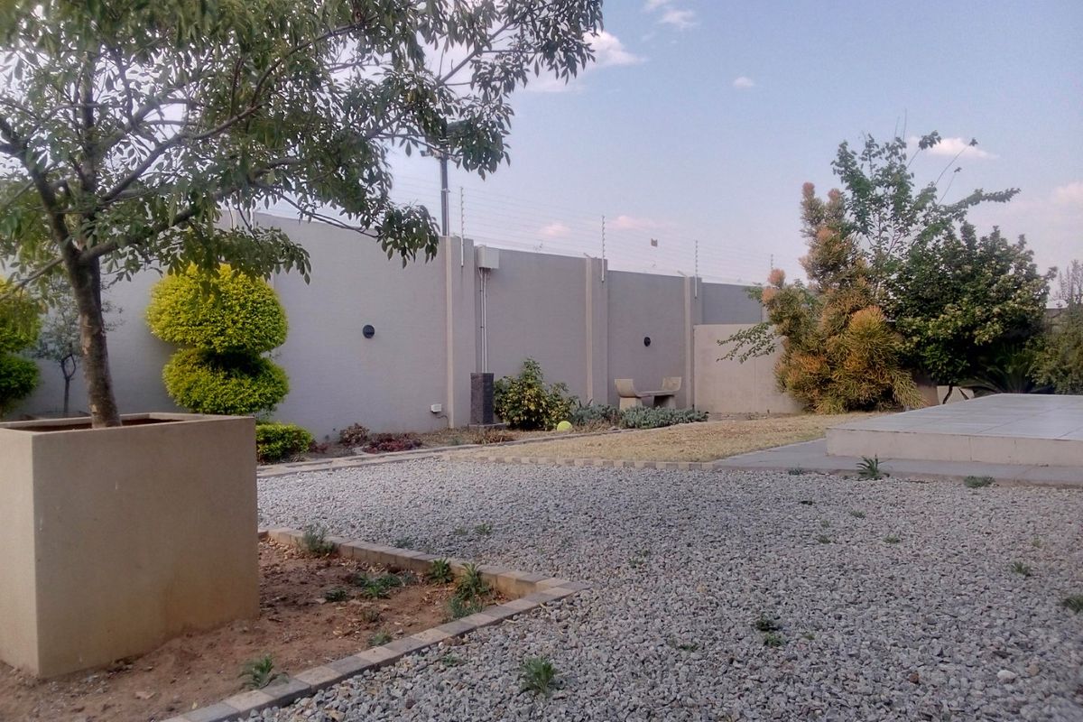 Three bedroom townhouse foe sale!!!!!!!!!!!!!!!! - Photo 4