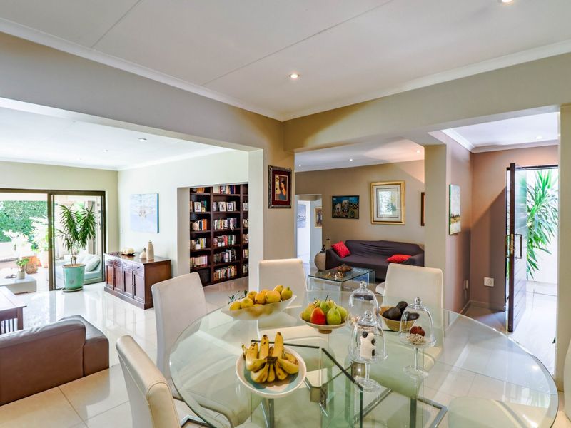 Elegant 4-Bedroom Family Home in The Colonnades, Jukskei Park - Photo 2