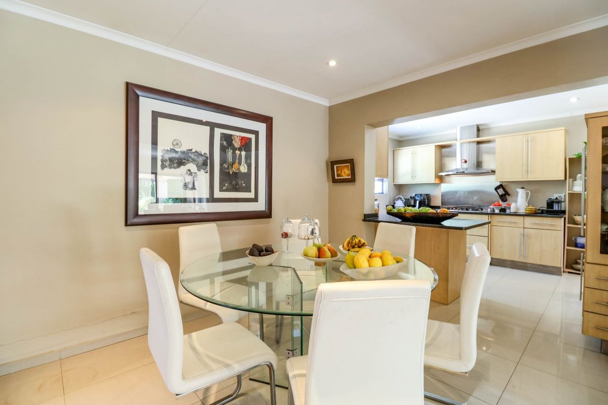 Elegant 4-Bedroom Family Home in The Colonnades, Jukskei Park - Photo 3