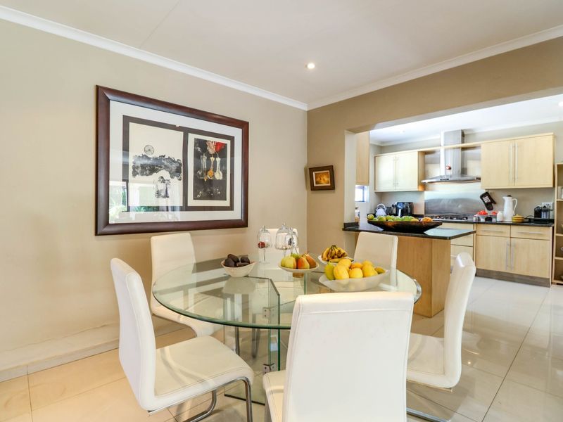 Elegant 4-Bedroom Family Home in The Colonnades, Jukskei Park - Photo 3