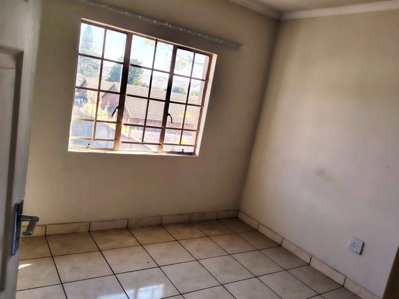 2 Bedroom Townhouse Available - Photo 9