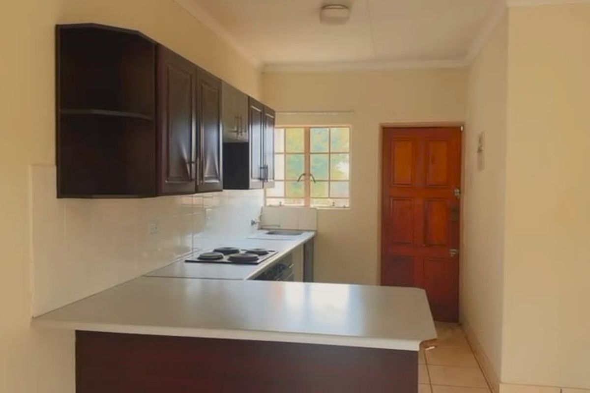 2 Bedroom Townhouse Available - Photo 4