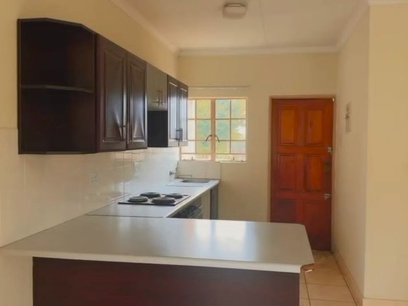 2 Bedroom Townhouse Available - Photo 4