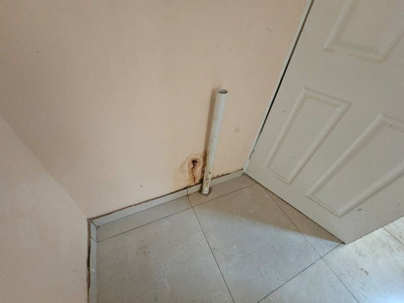 A lovely 1 bedroom 1 bathroom unit for rent in Laudium- shared house - Photo 4