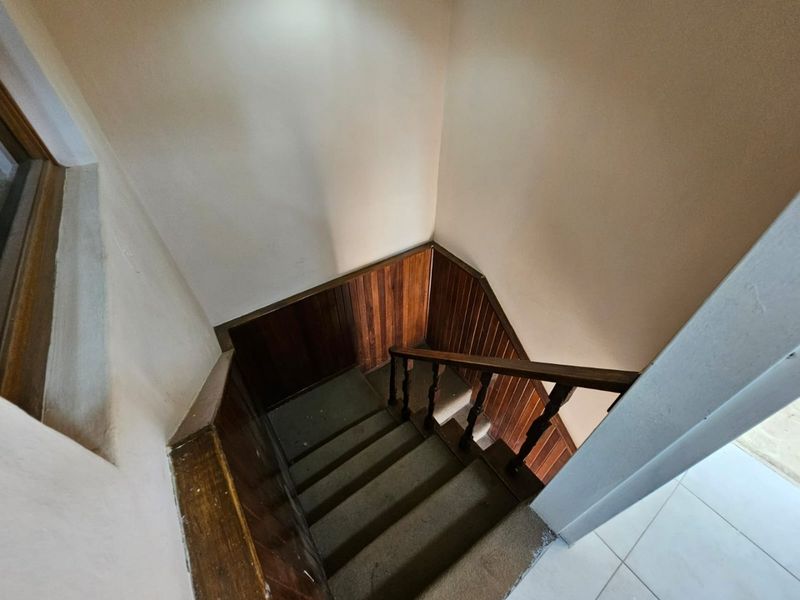 A Comfy 2 bedroom 1 bathroom cottage for rent in Laudium - Photo 8