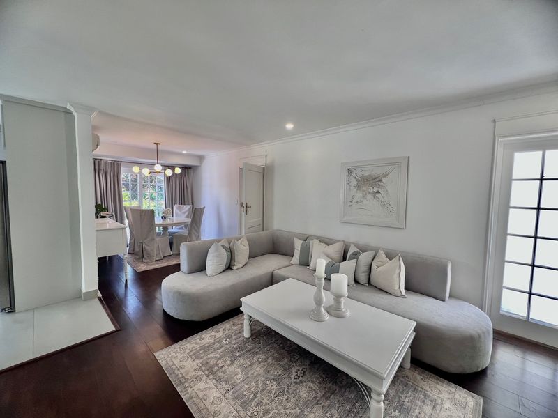 Luxury 5 bedroom Furnished Home in a Secure Golf Estate - Photo 8