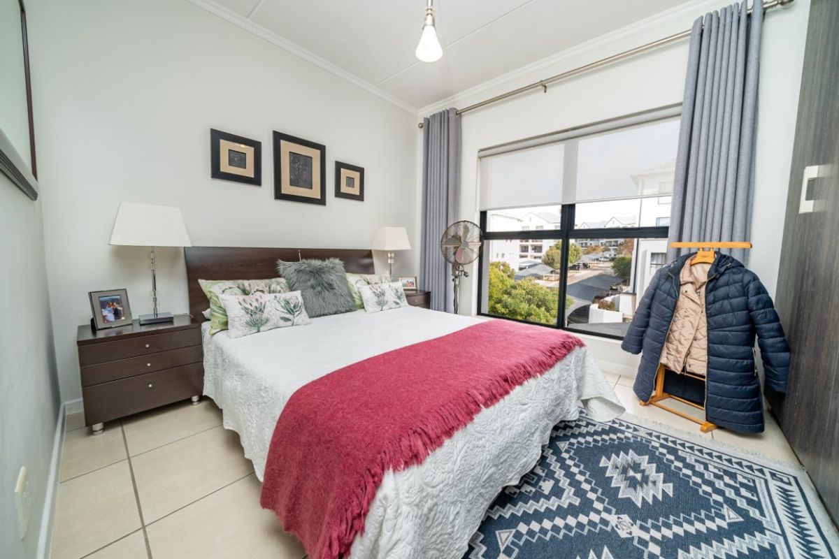 Spacious 2-Bedroom Flat For Sale – Modern, Secure & Pet Friendly! - Photo 5