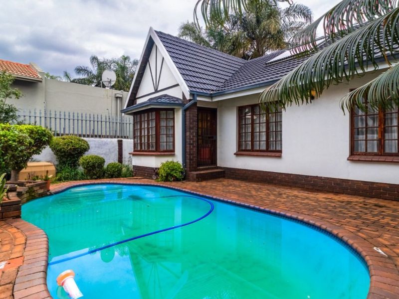 3-Bedroom Cluster For Sale – Secure, Spacious & Perfect for Family Living! - Photo 2