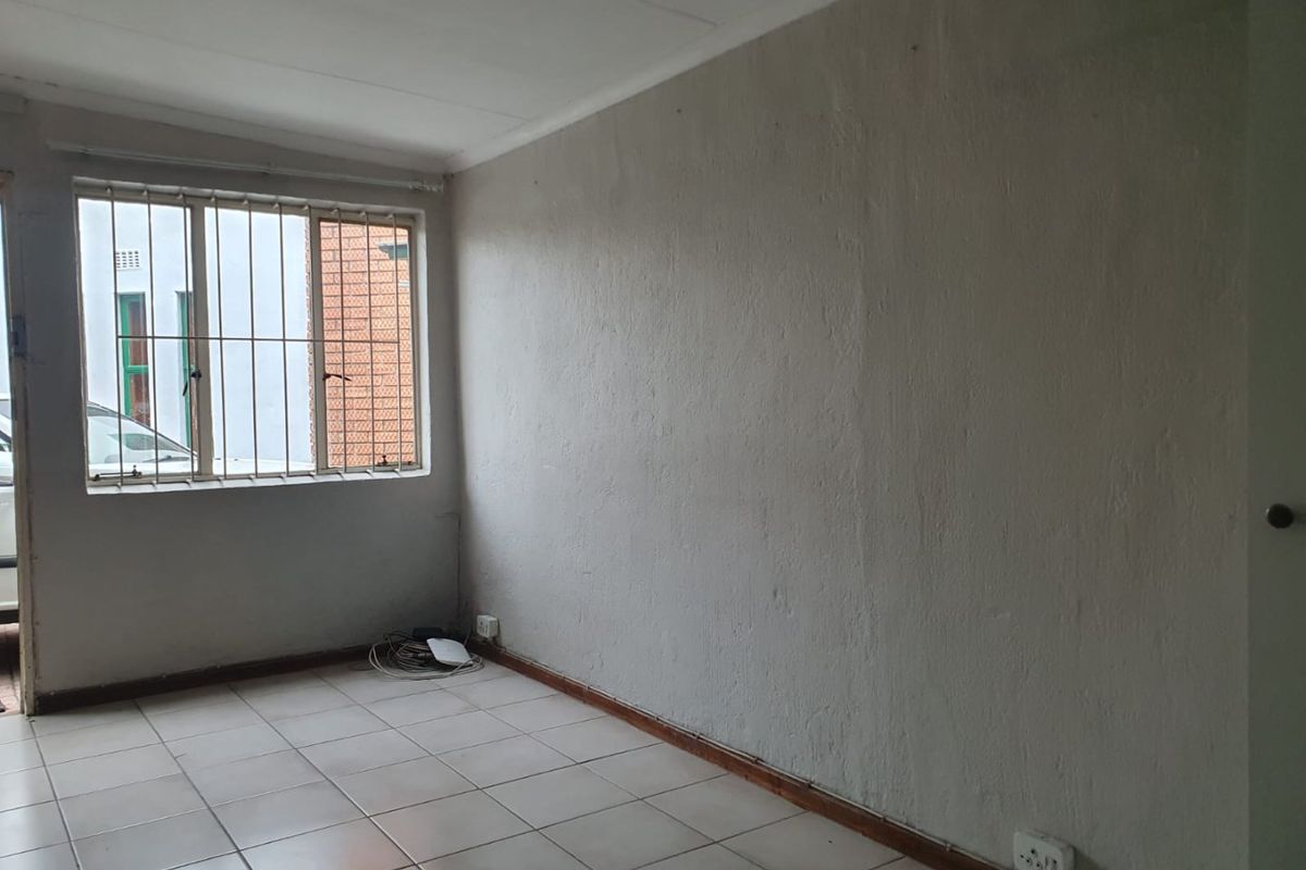 2 Bedroom Pet Friendly Cottage in Edenvale (Small pets only) - Photo 4