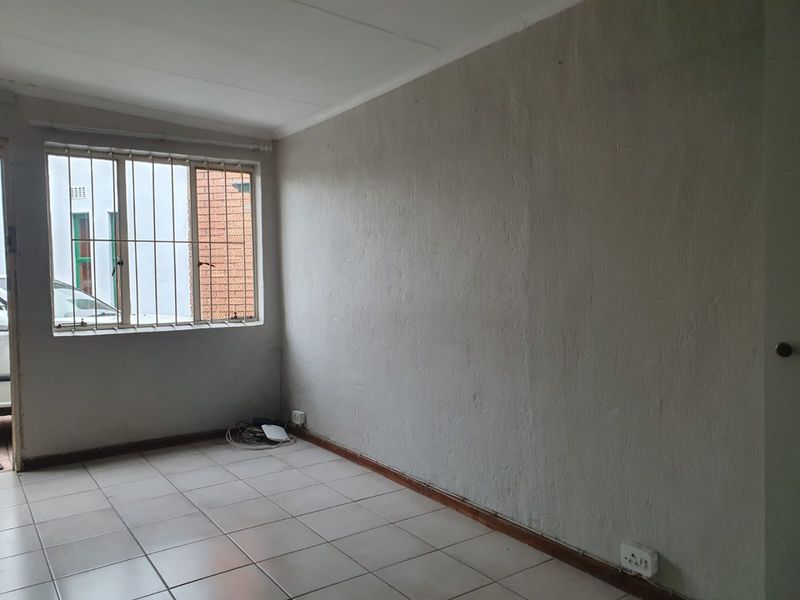 2 Bedroom Pet Friendly Cottage in Edenvale (Small pets only) - Photo 4