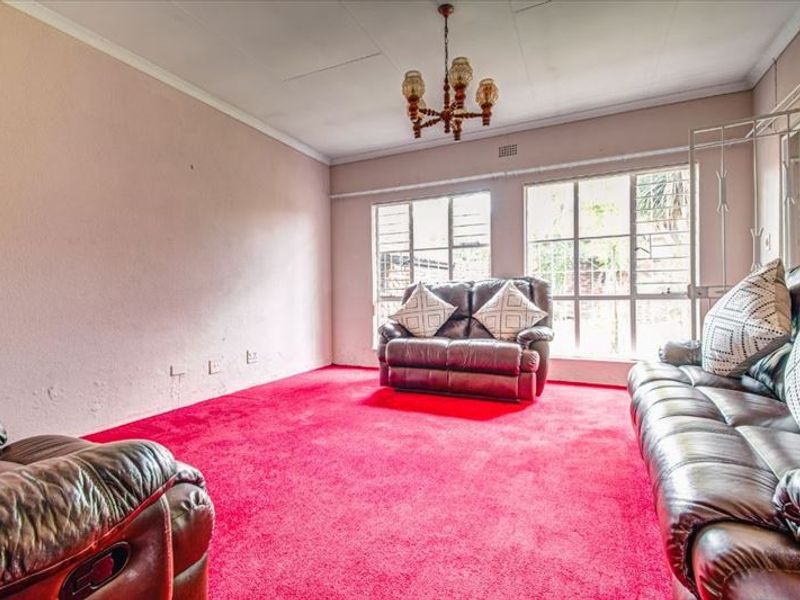 Charming Family Home with Space and Functionality - Photo 2