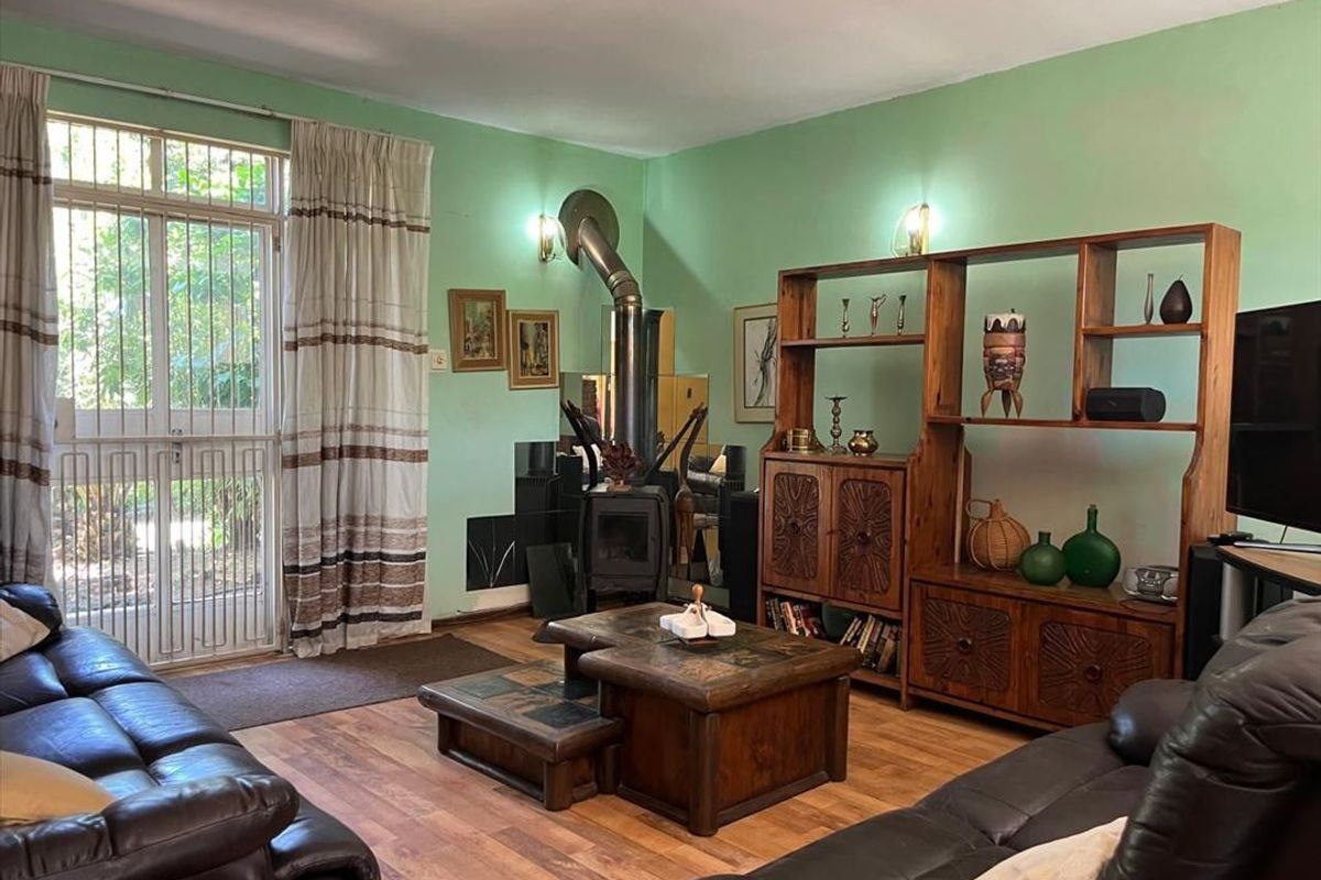 Cozy Family Home with Modern Comfort and Convenience - Photo 2