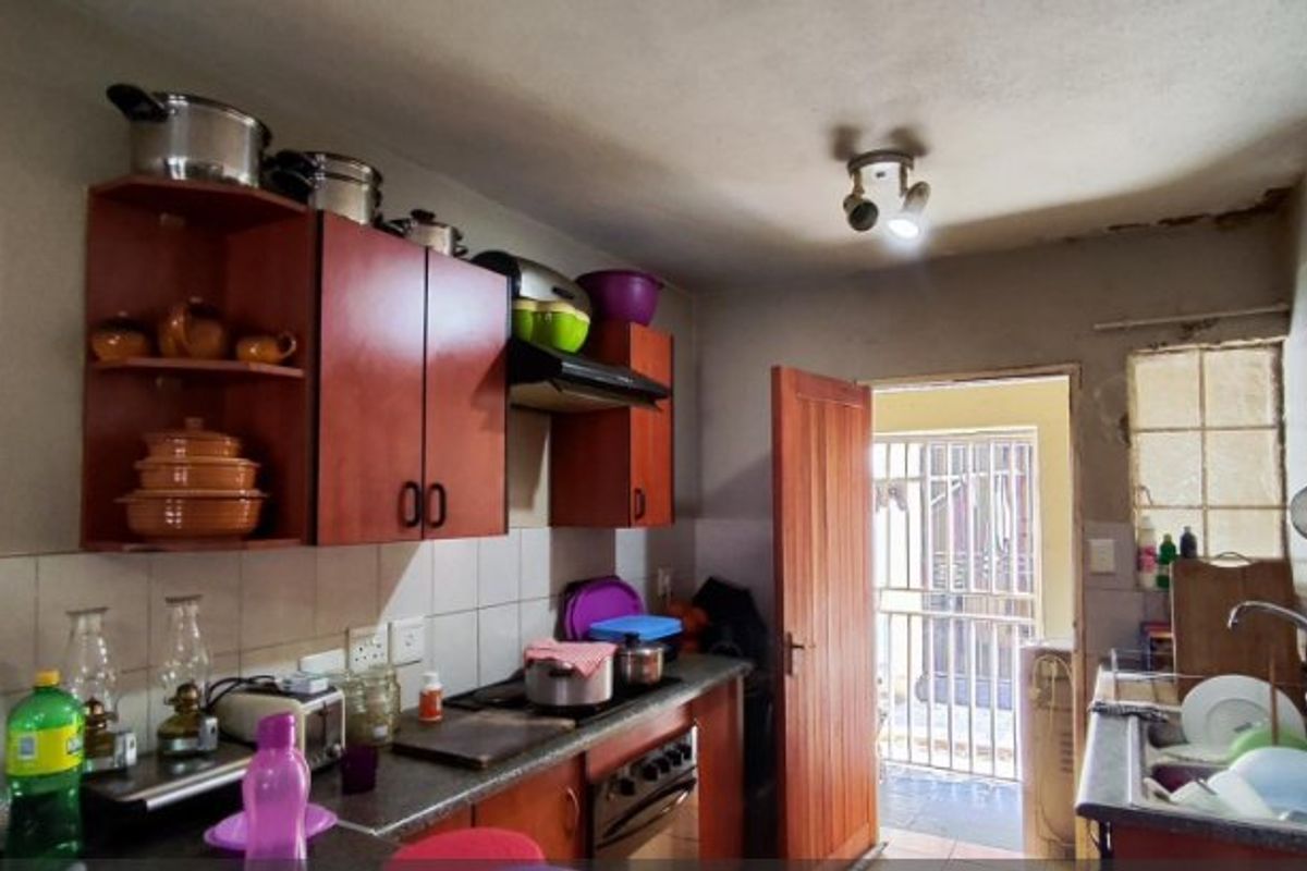 Spacious 3 bedroom apartment - Photo 2