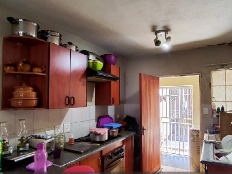 Spacious 3 bedroom apartment - Photo 2