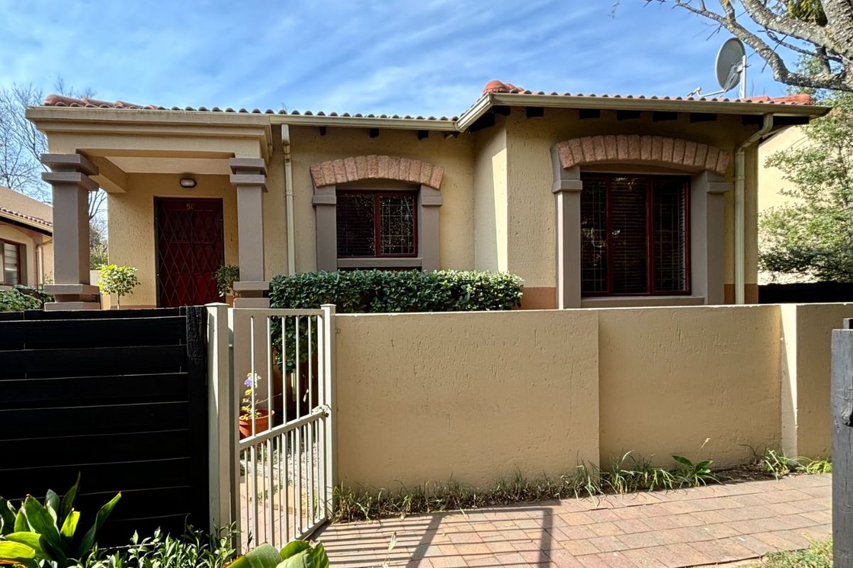 Peaceful Suburban Living – Douglasdale 2-Bedroom Stand-alone Gem with Private Garden - Photo 4