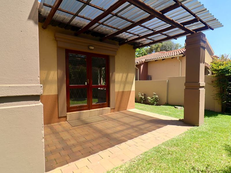 Peaceful Suburban Living – Douglasdale 2-Bedroom Stand-alone Gem with Private Garden - Photo 6