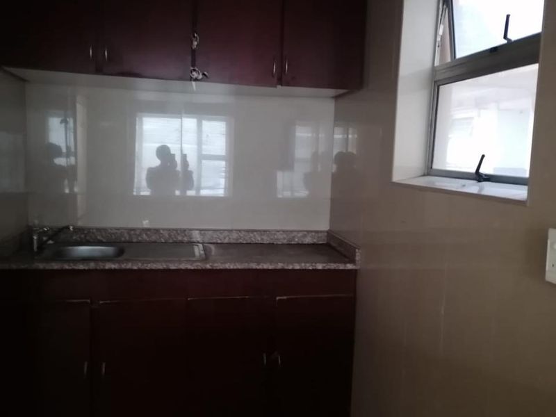 A Studio Apartment To Let In South Beach, Durban - Photo 3