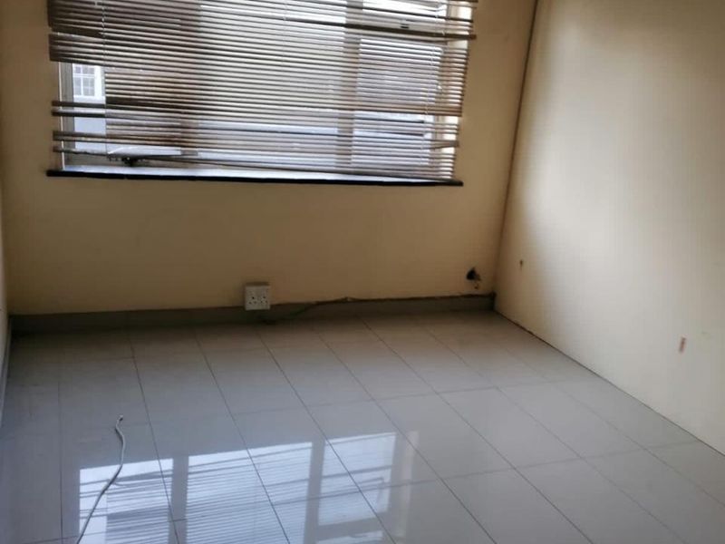 A Studio Apartment To Let In South Beach, Durban - Photo 7