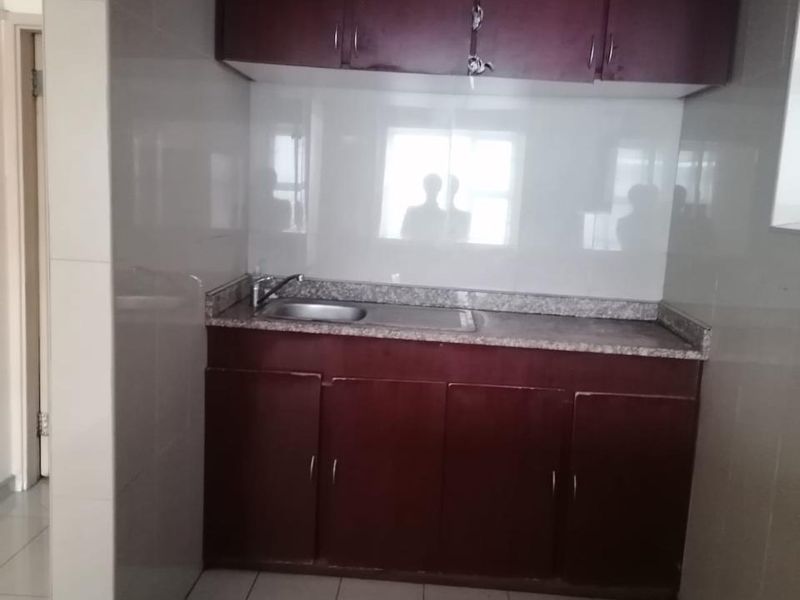 A Studio Apartment To Let In South Beach, Durban - Photo 2