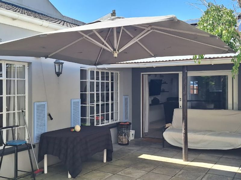 Enjoy Relaxed Knysna Living in this Cosy Home with Bachelor Pad and  Splash Pool - Photo 5