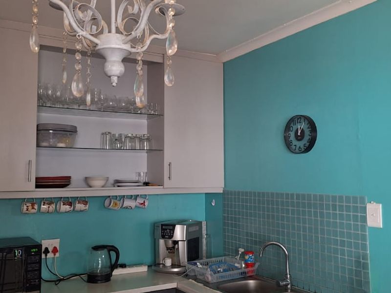 Enjoy Relaxed Knysna Living in this Cosy Home with Bachelor Pad and  Splash Pool - Photo 8