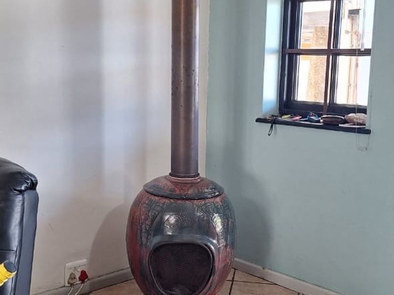 Enjoy Relaxed Knysna Living in this Cosy Home with Bachelor Pad and  Splash Pool - Photo 7