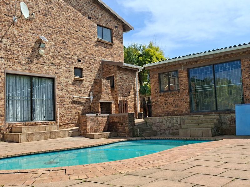 HOUSE FOR SALE - LOOK NO FURTHER - Photo 7