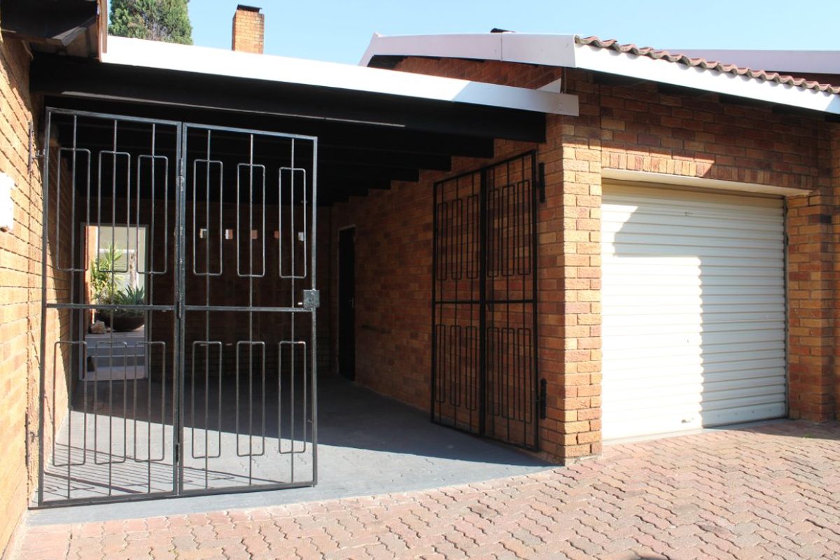 3-Bedroom Duplex For Sale – Modern, Secure & Family Friendly! - Photo 4