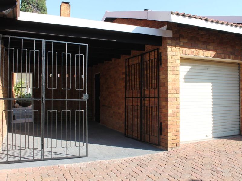 3-Bedroom Duplex For Sale – Modern, Secure & Family Friendly! - Photo 4