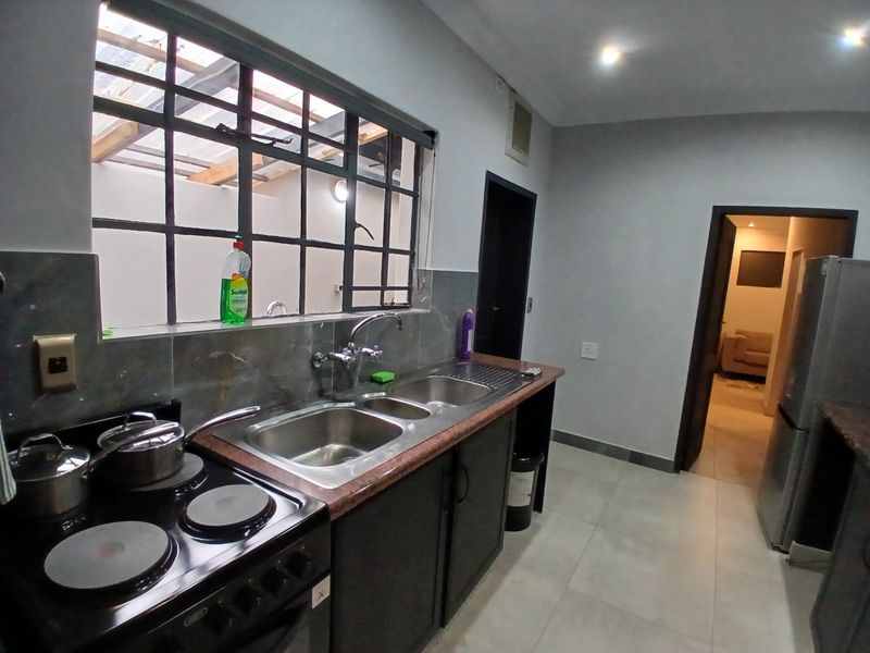 Cosy 1 bed 1bath Spacious Apartment with Water Tanks - Photo 5