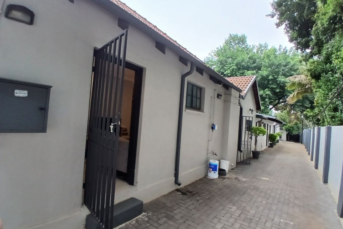 Cosy 1 bed 1bath Spacious Apartment with Water Tanks - Photo 4