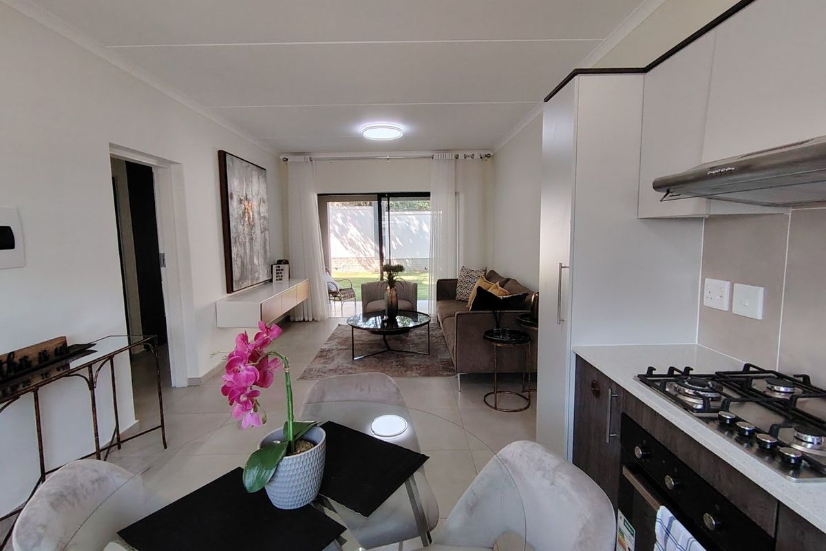 MODERN LUXURY APARTMENT LOCK UP AND GO - Photo 4