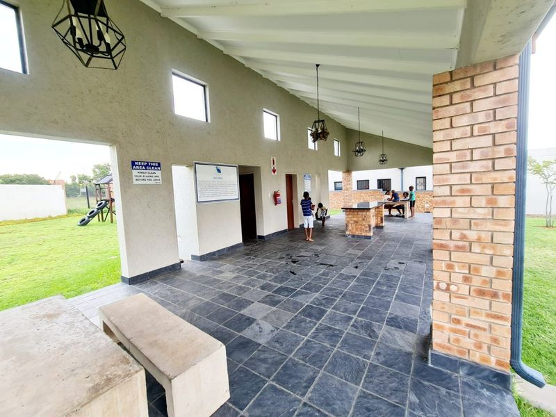 A Lovely 3 Bedroom 2 Bathroom house for sale in Midrand  - Photo 4