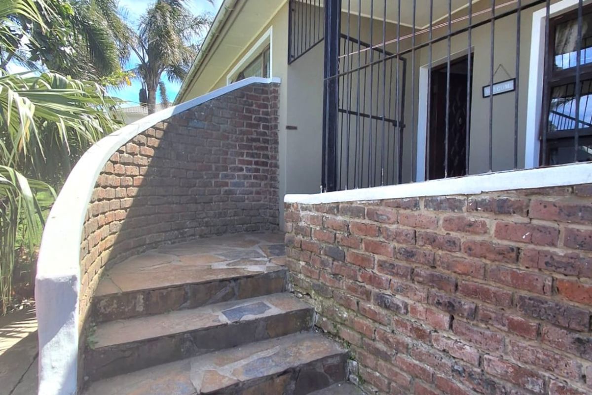 7 Bedrooms for Sale In Heaven Hills Amalinda - Photo 2