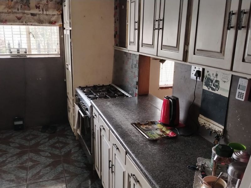 Ideal family home on spacious stand close to amenities - Photo 3