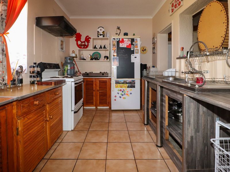 WELL PRESENTED HOME READY FOR IT'S NEW OWNERS! - Photo 9