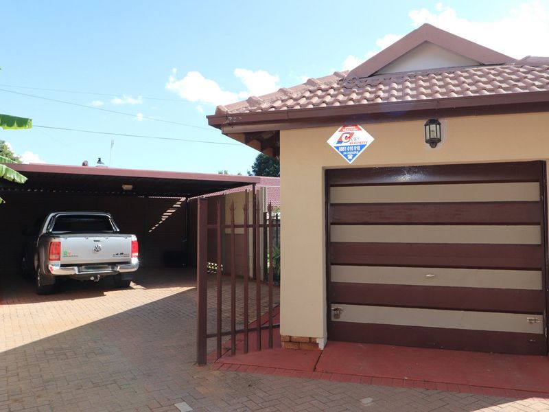 WELL PRESENTED HOME READY FOR IT'S NEW OWNERS! - Photo 3