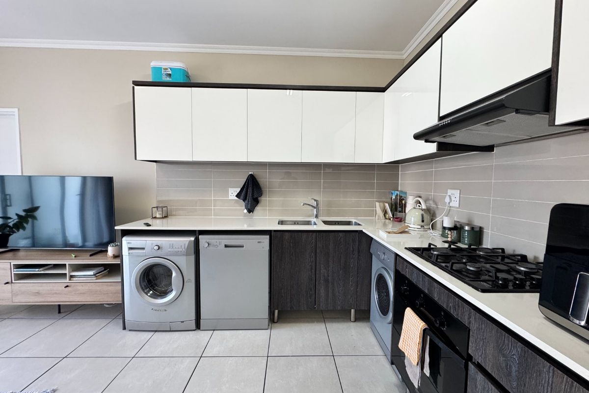 1 Bedroom Apartment for Sale in The Sandown - Photo 3