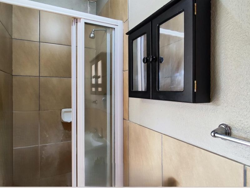 3 bedroom townhouse for sale in Albertsdal - R850 000 - Photo 10