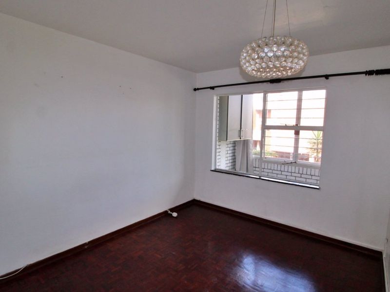 Stylish 1-Bedroom Flat with Modern Finishes - Photo 9