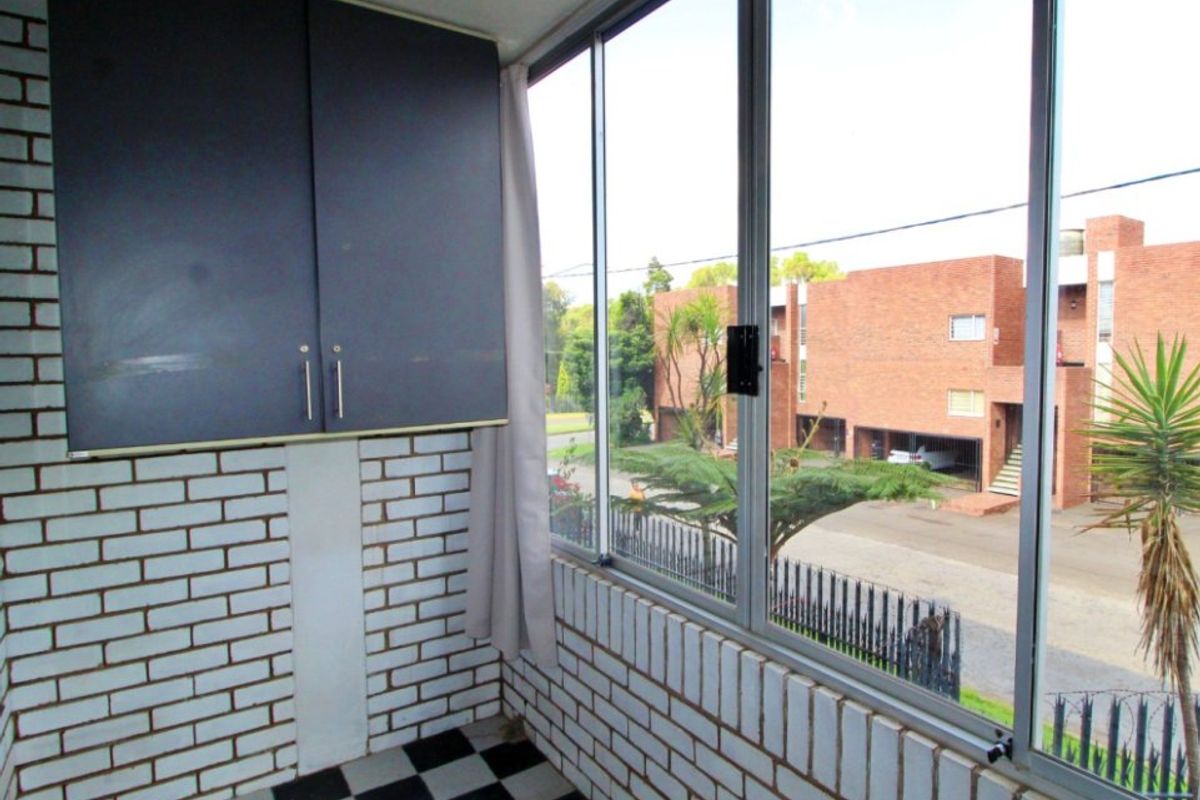 Stylish 1-Bedroom Flat with Modern Finishes - Photo 4