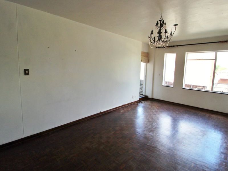 Stylish 1-Bedroom Flat with Modern Finishes - Photo 8